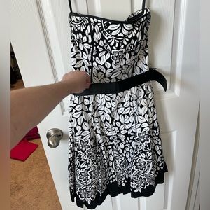 White House black market. Excellent condition.